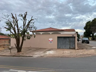 Casa com 3 Quartos à venda, 254m² no Jardim Califórnia, Goiânia