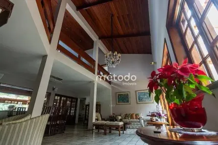 Casa com 6 Quartos à venda, 901m² no Centro, Guararema