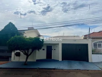 Casa com 4 Quartos à venda, 230m² no Vila Rosa Pires, Campo Grande