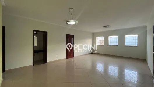 Imóvel Comercial com 3 Quartos para alugar, 216m² no Jardim Donângela, Rio Claro