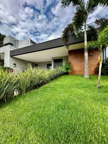 Casa com 3 Quartos à venda, 2352m² no Petrópolis, Várzea Grande