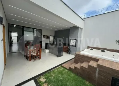 Casa com 3 Quartos à venda, 170m² no Aclimação, Uberlândia