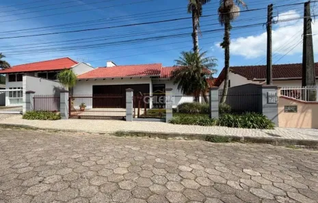 Casa com 3 Quartos à venda, 168m² no Glória, Joinville