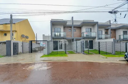 Sobrado com 3 Quartos à venda, 111m² no Pinheirinho, Curitiba