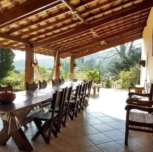 Fazenda/Sítio com 3 Quartos à venda, 300m² no Ortizes, Piedade