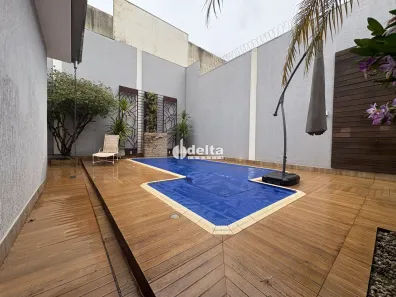 Casa com 5 Quartos à venda, 250m² no Alto Umuarama, Uberlândia