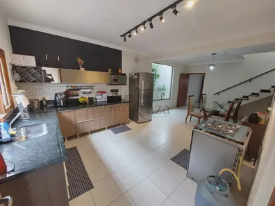 Sobrado com 3 Quartos à venda, 193m² no Loteamento Villa Branca, Jacareí