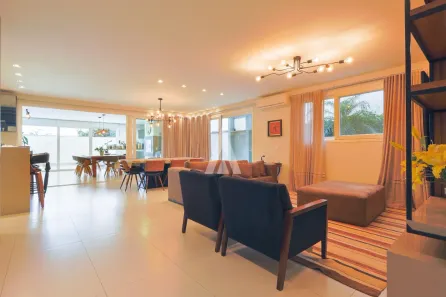 Casa de Condomínio com 5 Quartos à venda, 332m² no Floresta, Joinville