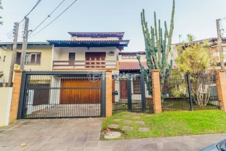 Casa com 3 Quartos à venda, 380m² no Jardim Itu, Porto Alegre