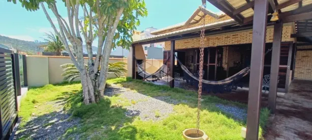 Casa com 3 Quartos à venda, 90m² no Zimbros, Bombinhas