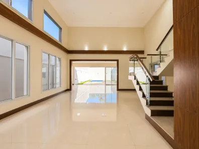 Casa de Condomínio com 4 Quartos à venda, 385m² no Mercês, Uberaba