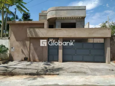 Casa com 3 Quartos à venda, 250m² no Jardim Liberdade, Montes Claros