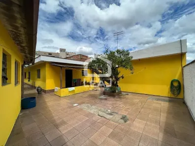 Casa com 3 Quartos para venda ou aluguel, 300m² no Jardim Maria Rosa, Taboão da Serra