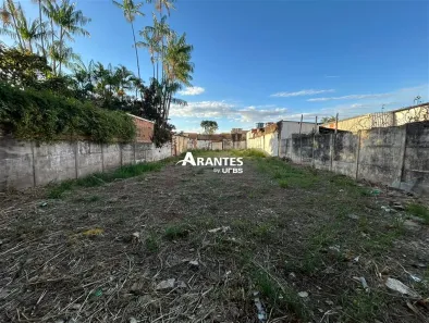 Lote/Terreno à venda, 440m² no Presidente Roosevelt, Uberlândia
