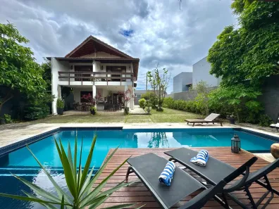 Casa com 3 Quartos à venda, 340m² no Edson Queiroz, Fortaleza