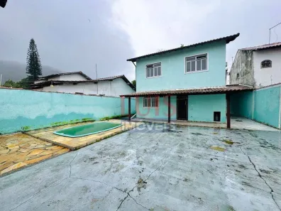 Casa com 4 Quartos para alugar, 251m² no Piratininga, Niterói