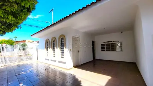 Casa com 3 Quartos para alugar, 220m² no Vila São José, São José do Rio Preto