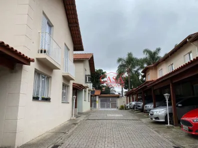 Sobrado com 2 Quartos à venda, 84m² no Vila Carmosina, São Paulo