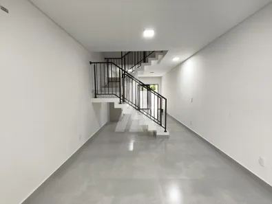 Casa com 3 Quartos para alugar, 103m² no Floresta, Joinville