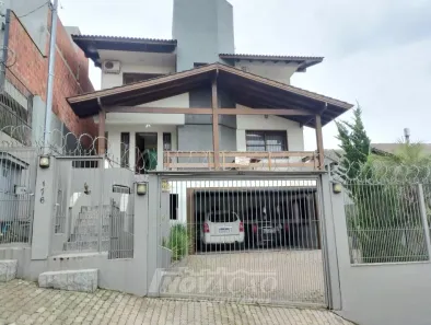 Casa com 3 Quartos à venda, 256m² no Vinhedos, Caxias do Sul