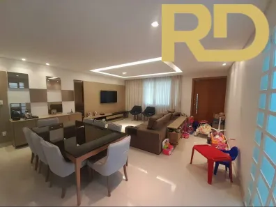 Casa com 3 Quartos à venda, 168m² no Pompéia, Belo Horizonte