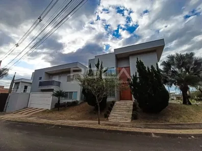 Casa de Condomínio com 3 Quartos à venda, 235m² no Jardim Jockey Clube, São Carlos
