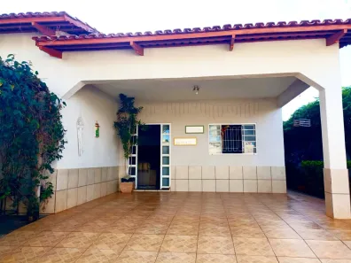Casa com 4 Quartos à venda, 236m² no Jardim Vitória, Goiânia