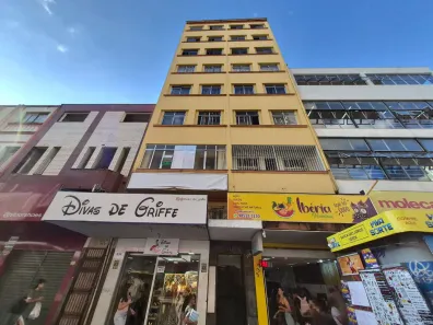 Sala Comercial para alugar, 57m² no Centro, Juiz de Fora