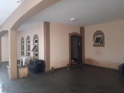Casa com 3 Quartos à venda, 274m² no Vila Dubus, Presidente Prudente