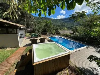 Casa com 3 Quartos à venda, 270m² no Lagoa da Conceição, Florianópolis
