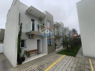 Casa com 2 Quartos à venda, 83m² no Jardim Britânia, Caraguatatuba