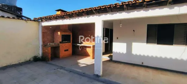 Casa com 3 Quartos à venda, 180m² no Segismundo Pereira, Uberlândia