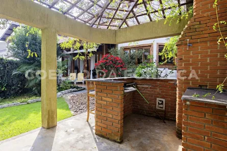 Casa de Condomínio com 4 Quartos à venda, 295m² no Aldeia da Serra, Barueri