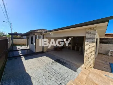 Casa com 2 Quartos para alugar, 81m² no Campeche, Florianópolis