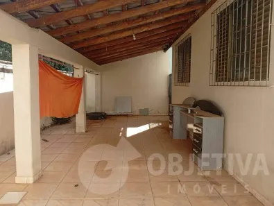 Casa com 6 Quartos à venda, 200m² no Santa Mônica, Uberlândia