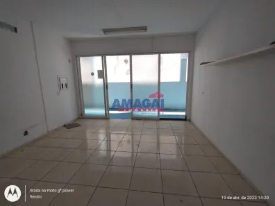 Sala Comercial à venda, 69m² no Centro, Jacareí