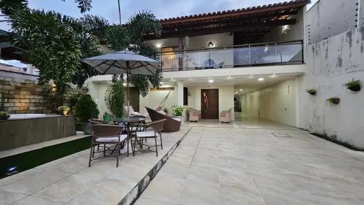Sobrado com 5 Quartos à venda, 180m² no Edson Queiroz, Fortaleza