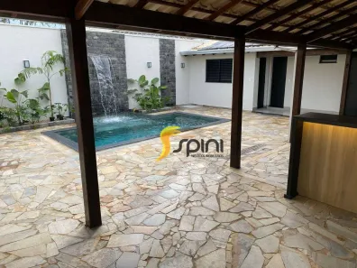 Casa com 3 Quartos à venda, 200m² no Jardim Karaíba, Uberlândia