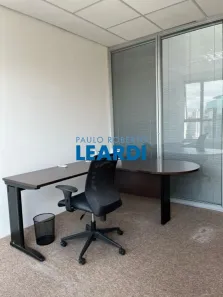 Ponto Comercial para alugar, 42m² no Jardim das Acácias, São Paulo