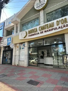 Prédio Comercial para alugar, 200m² no Zona 04, Maringá