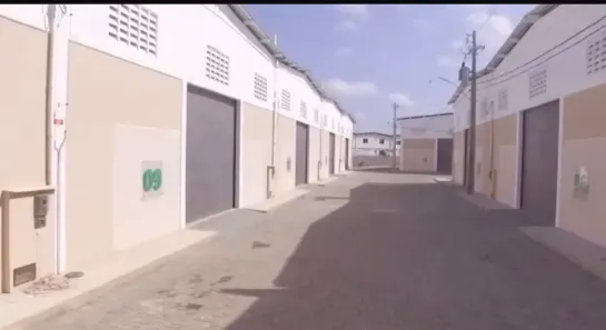 Galpão/Depósito/Armazém para alugar, 400m² no Recreio Ipitanga, Lauro de Freitas