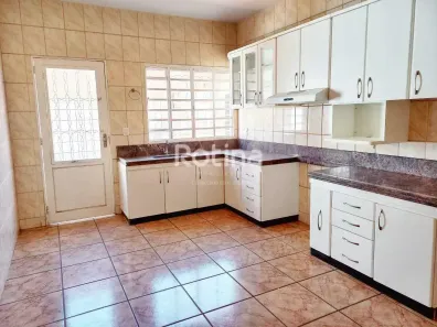 Casa com 3 Quartos à venda, 195m² no Cidade Jardim, Uberlândia