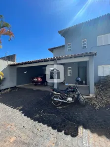 Sobrado com 4 Quartos para alugar, 300m² no Custódio Pereira, Uberlândia