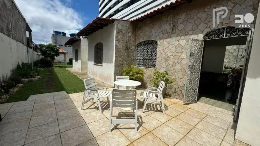 Casa com 3 Quartos para alugar, 800m² no Calhau, São Luís