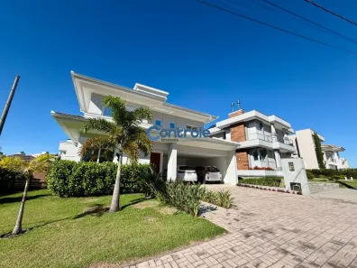 Casa de Condomínio com 4 Quartos à venda, 275m² no Pedra Branca, Palhoça