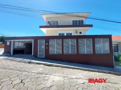 Imóvel Comercial com 4 Quartos para alugar, 520m² no Itaguaçu, Florianópolis