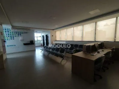 Sala Comercial para alugar, 15m² no Osvaldo Rezende, Uberlândia