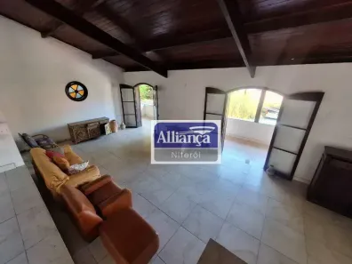 Casa de Condomínio com 7 Quartos à venda, 250m² no Charitas, Niterói