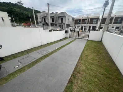 Sobrado com 2 Quartos à venda, 72m² no Sertão do Maruim, São José
