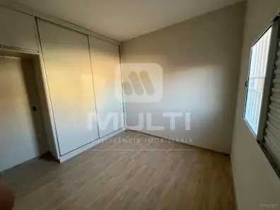 Casa com 3 Quartos para alugar, 200m² no Lídice, Uberlândia